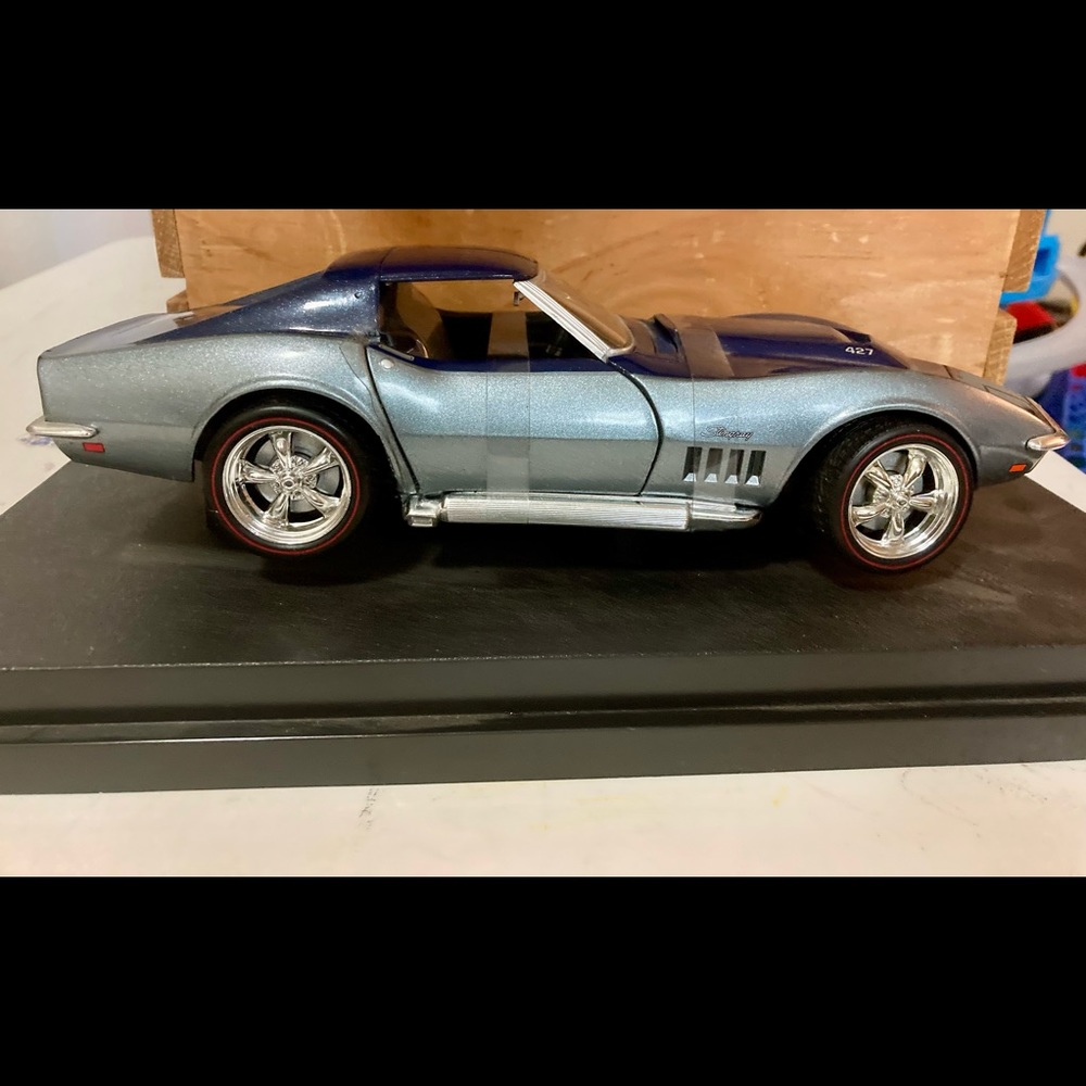 Y2k Hot wheels Corvette Stingray Model Car
